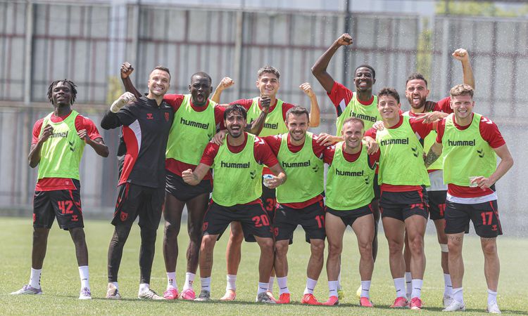 Sıcak Gündem: Samsunspor, Göztepe maçı hazırlıklarını sürdürdü - Haberleri ve Merak Edilenler