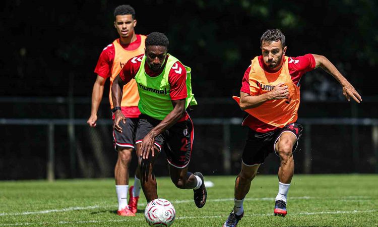 Gündemden Son Bilgiler: Samsunspor kampın 8. gününde AEK maçına hazırlanıyor - Son Dakika Haberleri