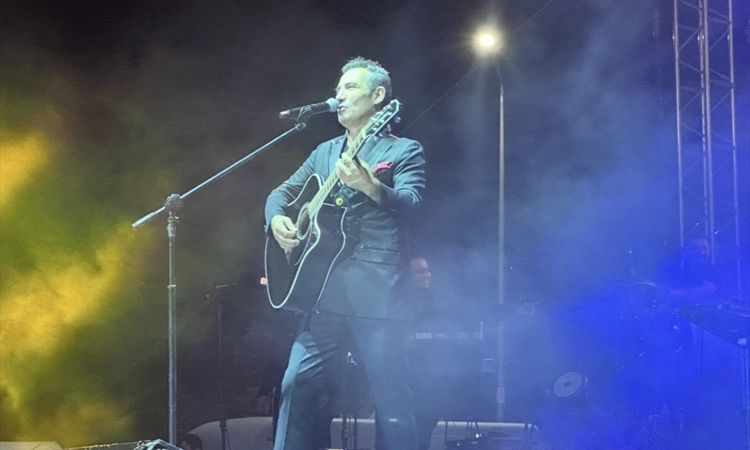 Sıcak Gündem: Sanatçı Ferhat Göçer Niğde'de konser verdi - Son Dakika - Son Dakika Bilgileri