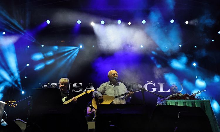 Sıcak Gündem: Sanatçı Musa Eroğlu Çorum'da konser verdi - Haberleri