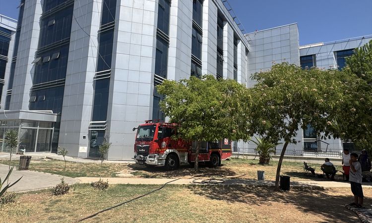 Ayrıntılar Netleşti: Şanlıurfa'da hastanede çıkan alevler söndürüldü - Son Dakika: Gelişmeler Takip Ediliyor