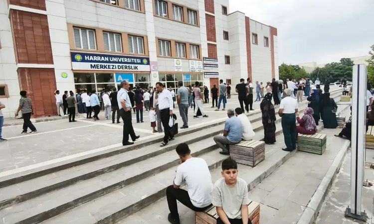 Şanlıurfa'da KPSS'ye Ulaşım Engeli: Sınav 30 Dakika Gecikmeli resmen start aldı - Son Dakika Bilgileri