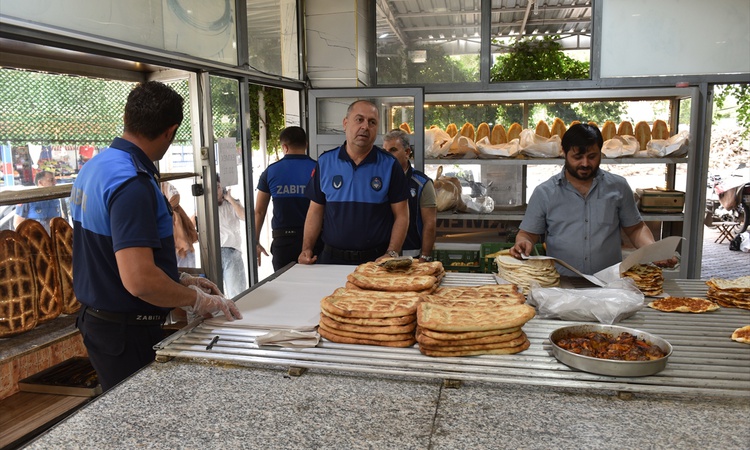 Şanlıurfa Siverek'te fırınlarda gramaj ve hijyen denetlendi, 5 işletmeye ceza kesildi: Gelişmeler Takip Ediliy