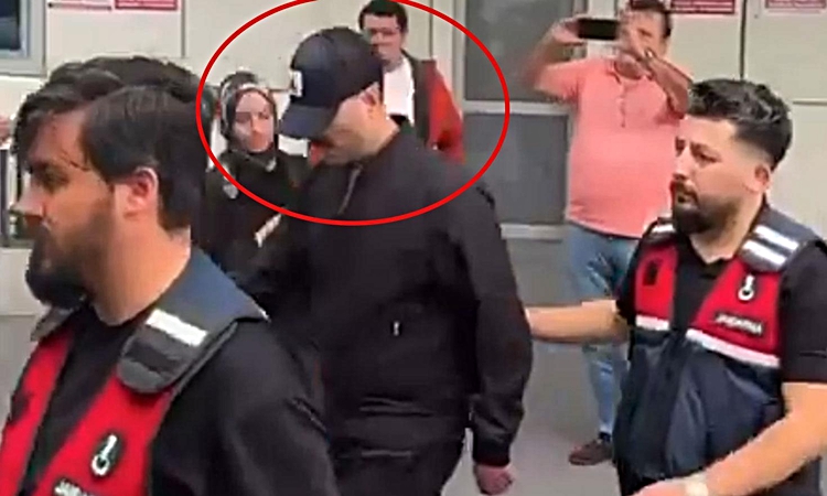 Şapka da kurtarmadı! Yağız Sabuncuoğlu'nun Adli Tıp'a sevk edildiği görüntüler: Gelişmeler Takip Ediliyor