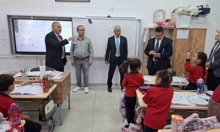 Sarıgöl İlçe Milli Eğitim Müdürü Dört Eylül İlkokulunda Maarif Modeli'ni değerlendirdi