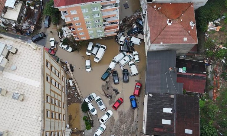 Sarıyer’de selin yol açtığı hasar havadan görüntülendi: Gelişmeler Takip Ediliyor