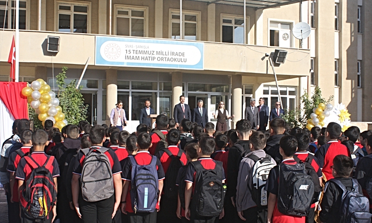 Şarkışla'da yeni eğitim-öğretim yılı resmen start aldı: Gelişmeler Takip Ediliyor