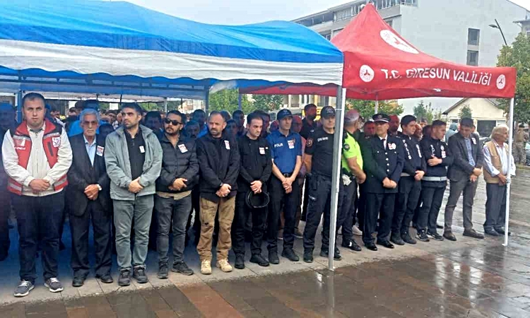 Şehit polis memuru ilk görev yeri Giresun’da son yolculuğuna uğurlandı | İşte Tüm Ayrıntılar