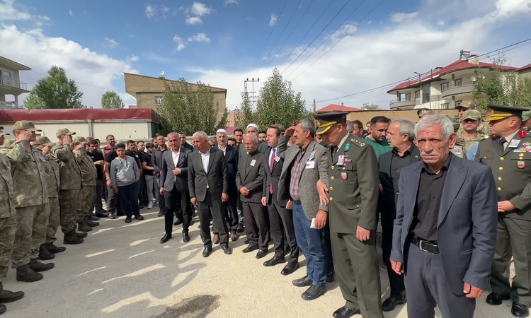 Şehit Sözleşmeli Er Ziyar Koparan, Yüksekova’da toprağa verildi