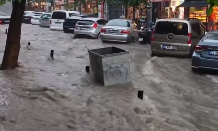 Selin vurduğu İstanbul'da günün en ilginç görüntüsü | İşte Tüm Ayrıntılar