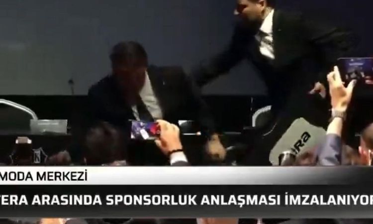 Gündemden Son Bilgiler: Serdal Adalı'nın talihsiz anı! Basın toplantısında yere gerileme kaydetti - Son Dakika