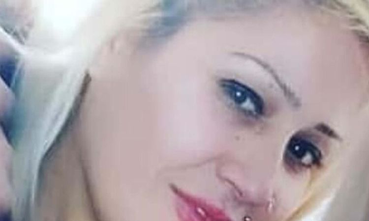 Women carried the coffin of Sevil, who was beaten to death by her lover - Breaking News