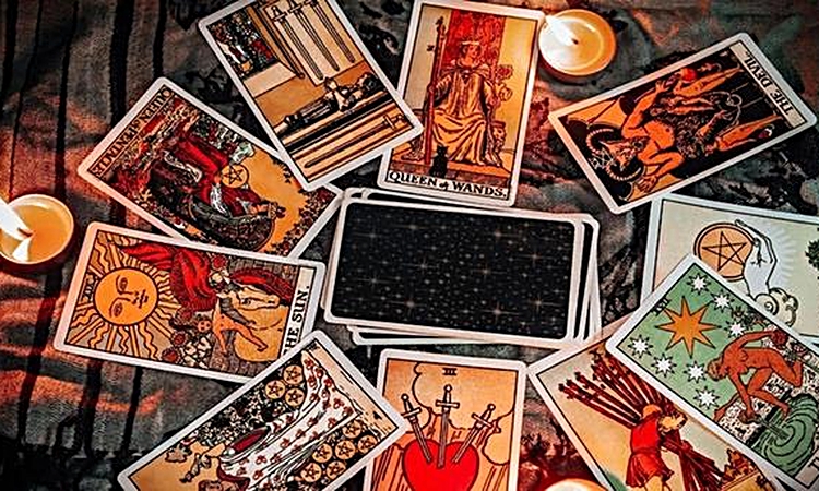 Sıcak Gündem: 11 Eylül günlük tarot falı: 11 Eylül Cuma günü seni neler bekliyor? Günlük tarot kart açılımı!: