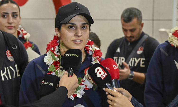 Sıcak Gündem: 2026 Avrupa Boks Şampiyonası'nda 10 madalya kazanan milli boksörler yurda döndü - Son Dakika Bil