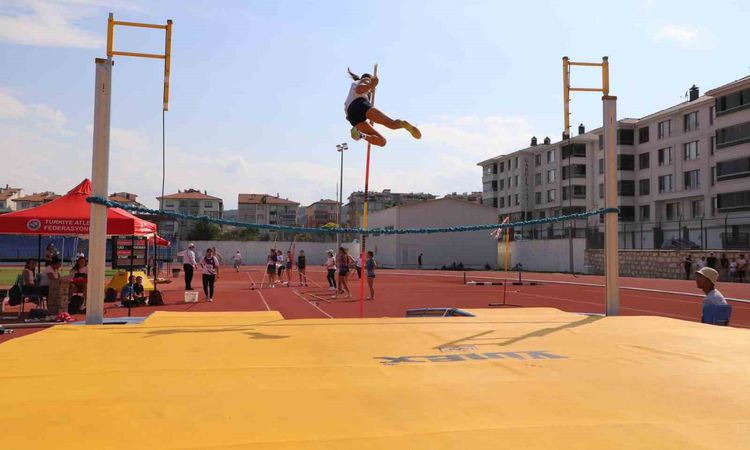 Sıcak Gündem: 30 Ağustos Zafer Kupası U18 Atletizm Şampiyonası Kütahya'da Sona Erdi - Son Dakika Bilgileri