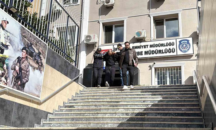 Sıcak Gündem: 30 yıl kesinleşmiş hapis cezası olan Şenol Ç., Gaziosmanpaşa'da yakalandı. ve Merak Edilenler
