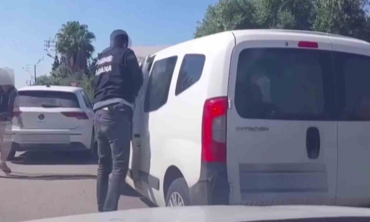 Sıcak Gündem: Adana'da narkotik polisi aracı durdurdu, 9 kilo 250 gram skunk ele geçirildi - Son Dakika Bilgil