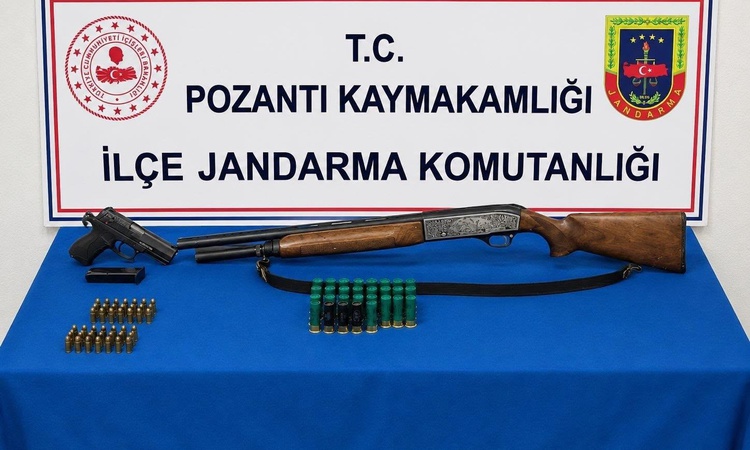Sıcak Gündem: Adana Pozantı'da jandarma iki mahallede ruhsatsız silah ve uyuşturucu ele geçirdi ve Merak Edile
