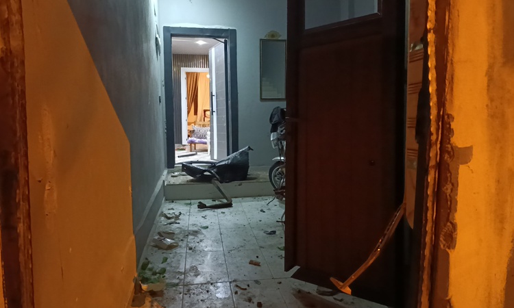 Sıcak Gündem: Adana Yüreğir'de eve EYP atıldı, 2'si çocuk 5 kişi panikle dışarı çıktı | İşte Tüm Ayrıntılar