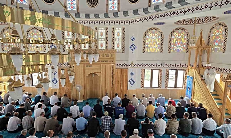 Sıcak Gündem: Adıyaman Gölbaşı'nda 6 Şubat depreminde yıkılan Karaburun Köyü Camisi ibadete açıldı - Son Dakik