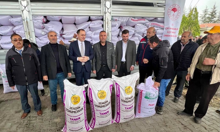 Sıcak Gündem: Afyonkarahisar Çay'da 200 üreticiye yüzde 50 hibeli 56 ton buğday tohumu dağıtıldı - Son Dakika