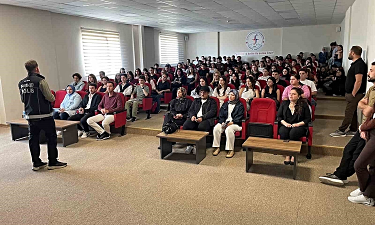 Sıcak Gündem: Afyonkarahisar'da narkotik ekipleri 350'ye yakın üniversiteliye bağımlılık eğitimi verdi