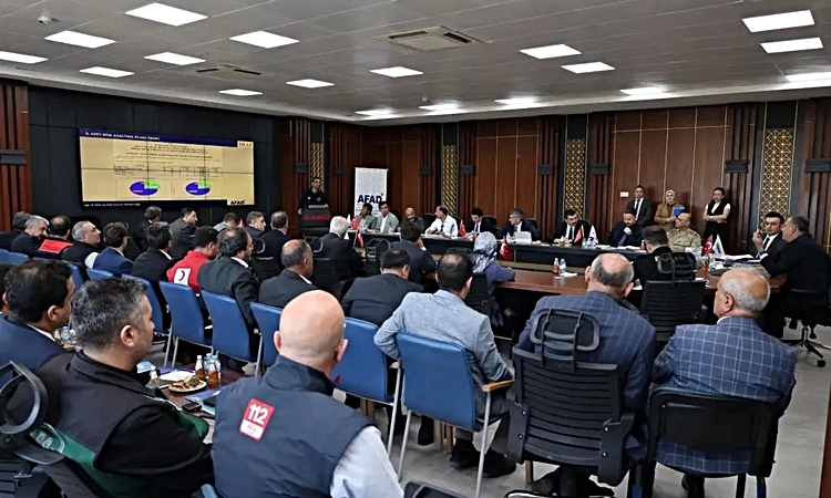 Sıcak Gündem: Ağrı'da Vali Bozkurt başkanlığındaki İRAP toplantısında afet riskleri değerlendirildi ve Merak E
