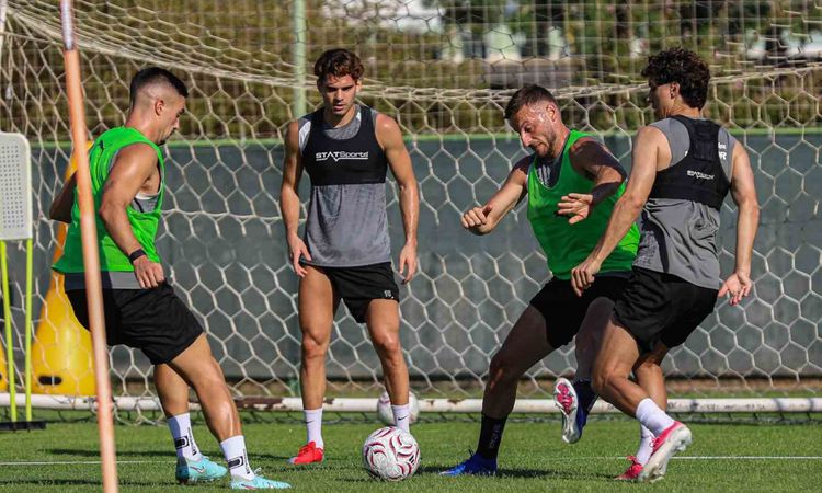 Sıcak Gündem: Alanyaspor, Rizespor Maçı Hazırlıklarını Tamamladı - Son Dakika Bilgileri