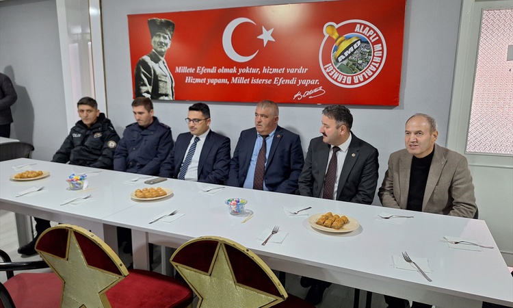 Sıcak Gündem: Alaplı Kaymakamı Köksal fındıkta yüzde 30-35 zarar veren kokarcaya karşı önlem istedi ve Merak E