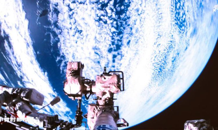 Sıcak Gündem: Albüm: Çin'in Shenzhou-23 astronotları, ilk araç dışı faaliyetlerini tamamladı: Gelişmeler Takip