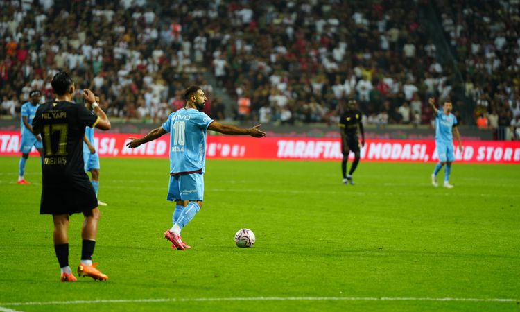 Sıcak Gündem: Amed Sportif Faaliyetler, Trabzonspor'u 2-1 Mağlup Etti: Gelişmeler Takip Ediliyor