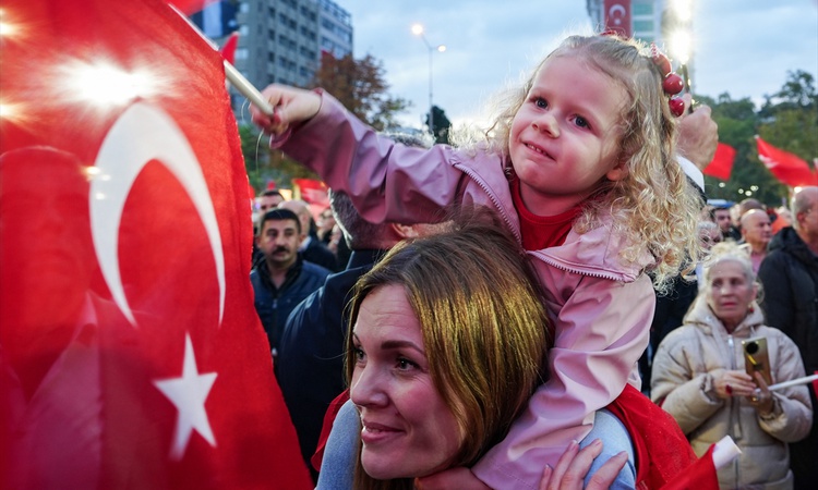 Sıcak Gündem: Ankara'da ABB'nin 29 Ekim fener alayı İkinci Meclis'e yürüdü - Son Dakika Bilgileri
