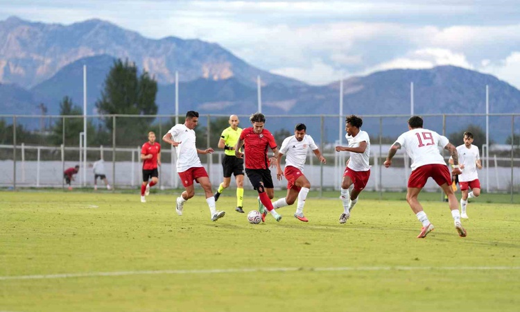 Sıcak Gündem: Antalya kampındaki Çorum FK, hazırlık maçında Antalyaspor'a 2-1 yenildi | İşte Tüm Ayrıntılar