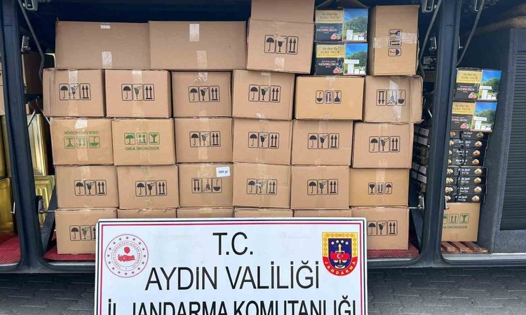 Sıcak Gündem: Aydın Köşk'te şehirlerarası otobüste 2,4 milyon TL'lik kaçak incir ele geçirildi: Gelişmeler Tak