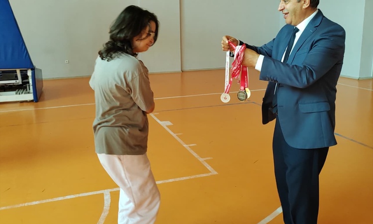 Sıcak Gündem: Bafra'da özel gereksinimli gençler ve anneleri Aile Yılı'nda basketbol oynadı