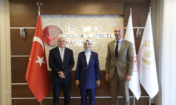Sıcak Gündem: Bakan Göktaş, UNICEF ile çocuk hakları ve güvenli dijital ekosistemi değerlendirdi: Gelişmeler T