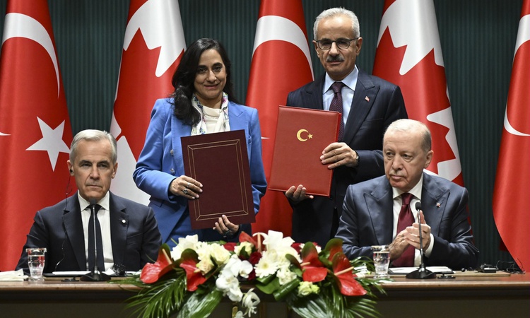 Sıcak Gündem: Bakan Uraloğlu: Türkiye ile Kanada arasında Hava Ulaştırma Anlaşması imzalandı ve Merak Edilenle
