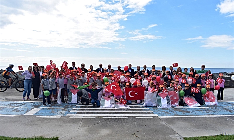 Sıcak Gündem: Bakırköylü öğrencilerden Gazzeli çocuklar için uçurtma etkinliği ve Merak Edilenler