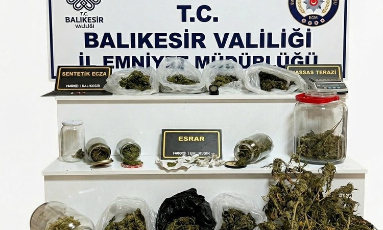 Sıcak Gündem: Balıkesir'de 2 ayrı narkotik operasyonunda 2 şahıs yakalanarak gözaltına sevk edildi ve Merak Ed
