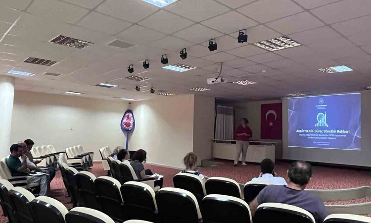 Sıcak Gündem: Bandırma Eğitim ve Araştırma Hastanesi’nde kalite süreçleri değerlendirildi: Gelişmeler Takip Ed