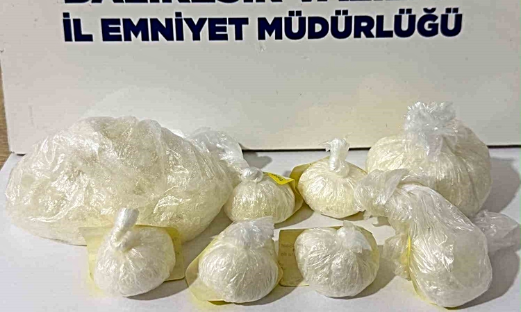 Sıcak Gündem: Bandırma’da kaçmaya çalışan şüpheliden 153 gram metamfetamin çıktı - Son Dakika Bilgileri