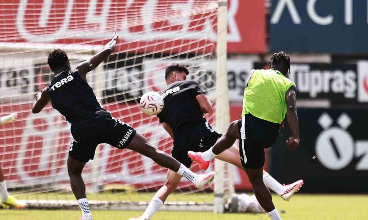 Sıcak Gündem: Beşiktaş, Çorum FK Maçının Hazırlıklarını Tamamladı: Gelişmeler Takip Ediliyor