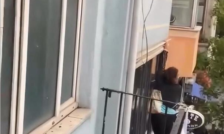 Sıcak Gündem: Beyoğlu’nda 'İmdat polis yok mu' diye bağırdı; çıktığı otel tabelasından düşerek yaralandı ve Me
