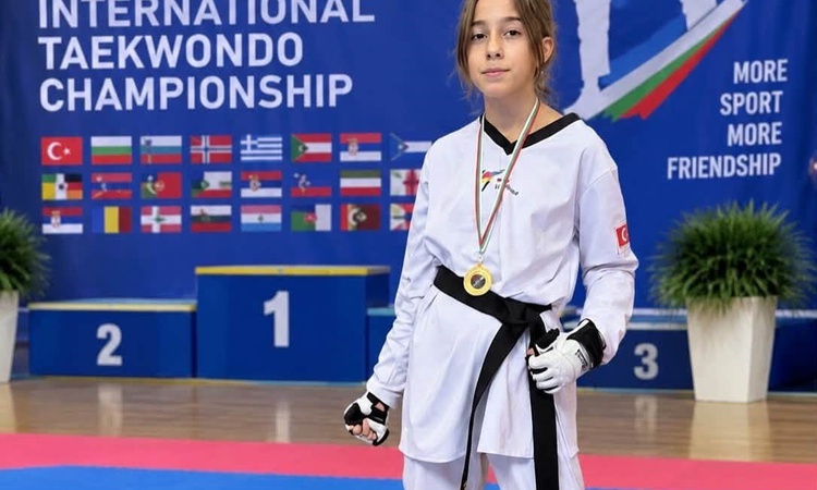 Sıcak Gündem: Bilecikli Zeynep Acar, 495 sporcunun katıldığı Dupnitsa Open'da altın madalya kazandı. - Son Dak