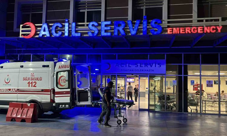 Sıcak Gündem: Çanakkale’de evinde rahatsızlanan komedyen Cem Yılmaz hastaneye kaldırıldı - Son Dakika Bilgiler
