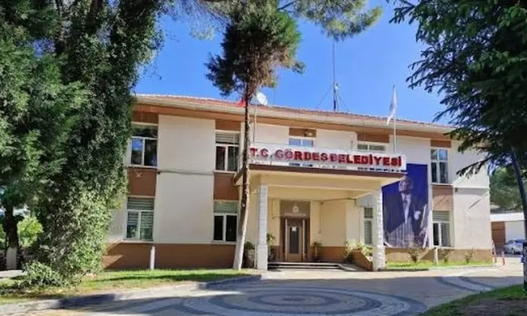 Sıcak Gündem: CHP'li Gördes Belediyesi'nde maaş gecikmesi soruşturması: Başkan Büke hakkında inceleme ve Merak