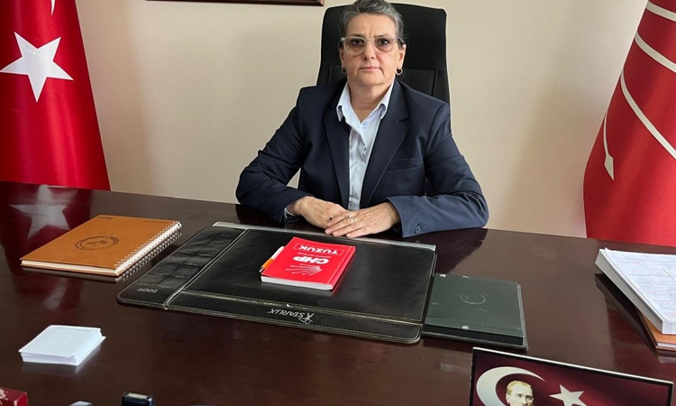 Sıcak Gündem: CHP Rize Merkez İlçe Başkanı Kösoğlu istifa etti, parti üyeliği sürüyor: Gelişmeler Takip Ediliy