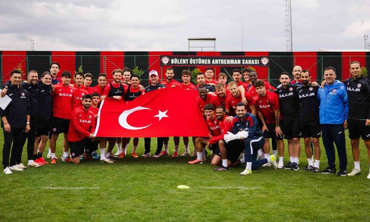 Sıcak Gündem: Çorum FK, Beşiktaş maçı için İstanbul'a gitti: Gelişmeler Takip Ediliyor