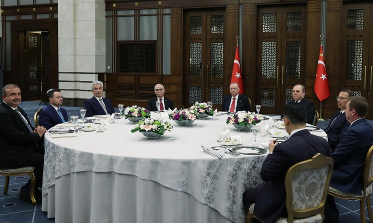Sıcak Gündem: Cumhurbaşkanı Erdoğan, yüksek mahkeme başkanlarıyla yemekte bir araya geldi