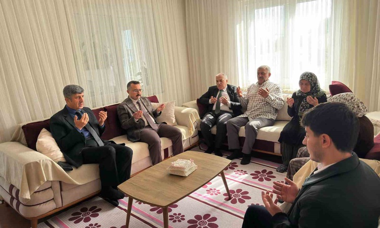 Sıcak Gündem: Cumhuriyet Bayramında Anamur’da şehit aileleri unutulmadı - Son Dakika Bilgileri